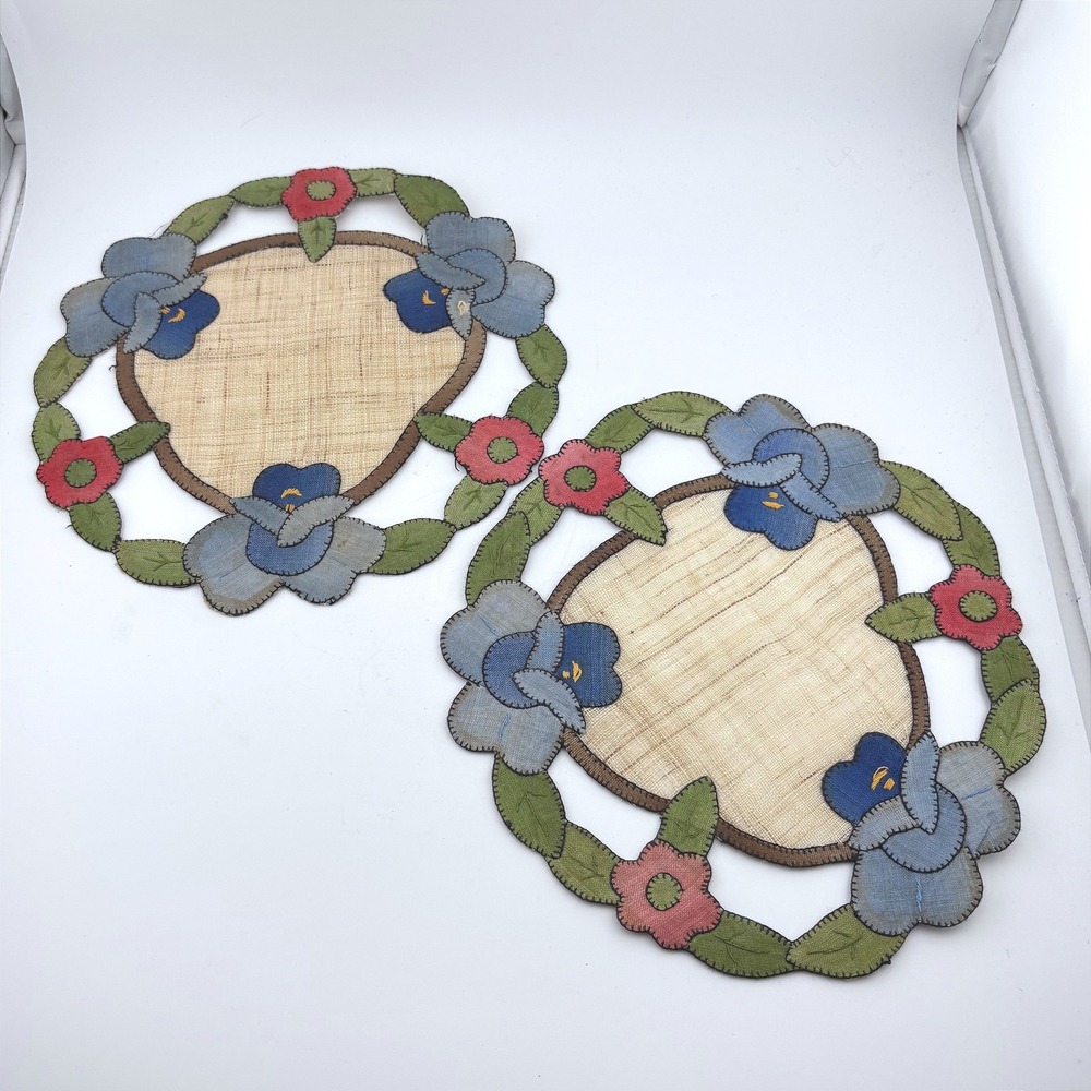 Vintage‎ Handmade Floral Applique Raffia Doilies Set of 2 Blue Pansy Embroidery